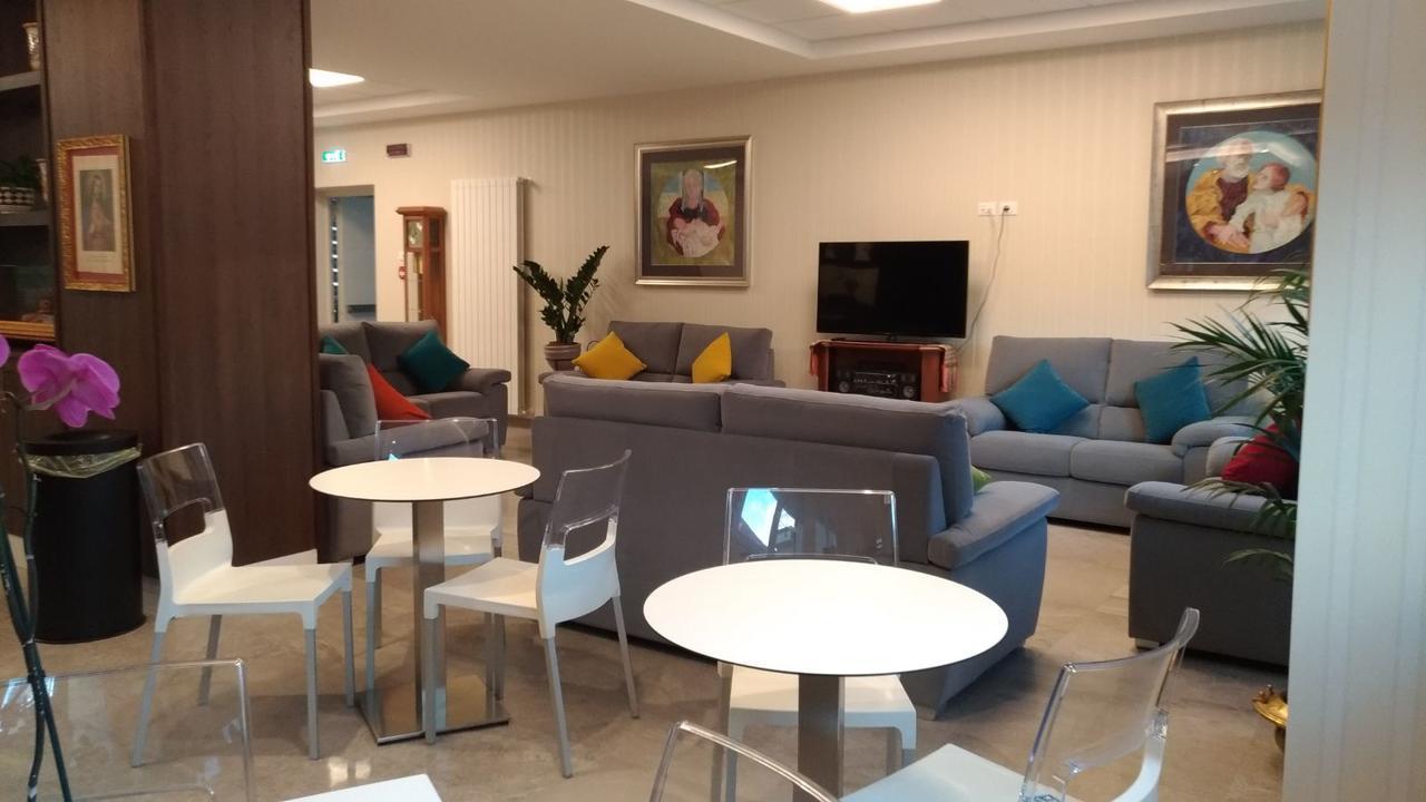 مبيت وإفطار LʼAquila Casa Ospitalita San Giuseppe المظهر الخارجي الصورة